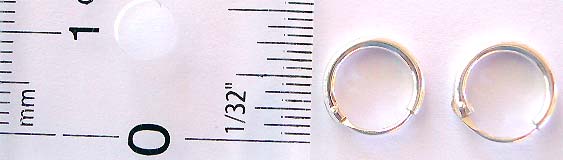 Mini circluar loop shape pattern design sterling silver earring, same thickness as EKG-44, but smaller loop