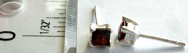 Sterling silver stud earring with a square shape orange cz stone embedded 





   
  

   

 
 







 

 








 
