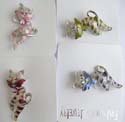 Fashion enamel cat pin with 3 cz synthetic stone embedded