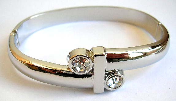 Fashion bangle bracelet with double alternated rounded clear cz