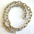 Fashion necklace in circular loop chain design
