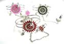Fashion enamel slave bracelet motif circle frame and flower pattern embedded at the center